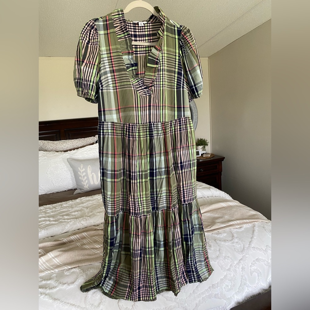 Crown & Ivy midi dress size XS